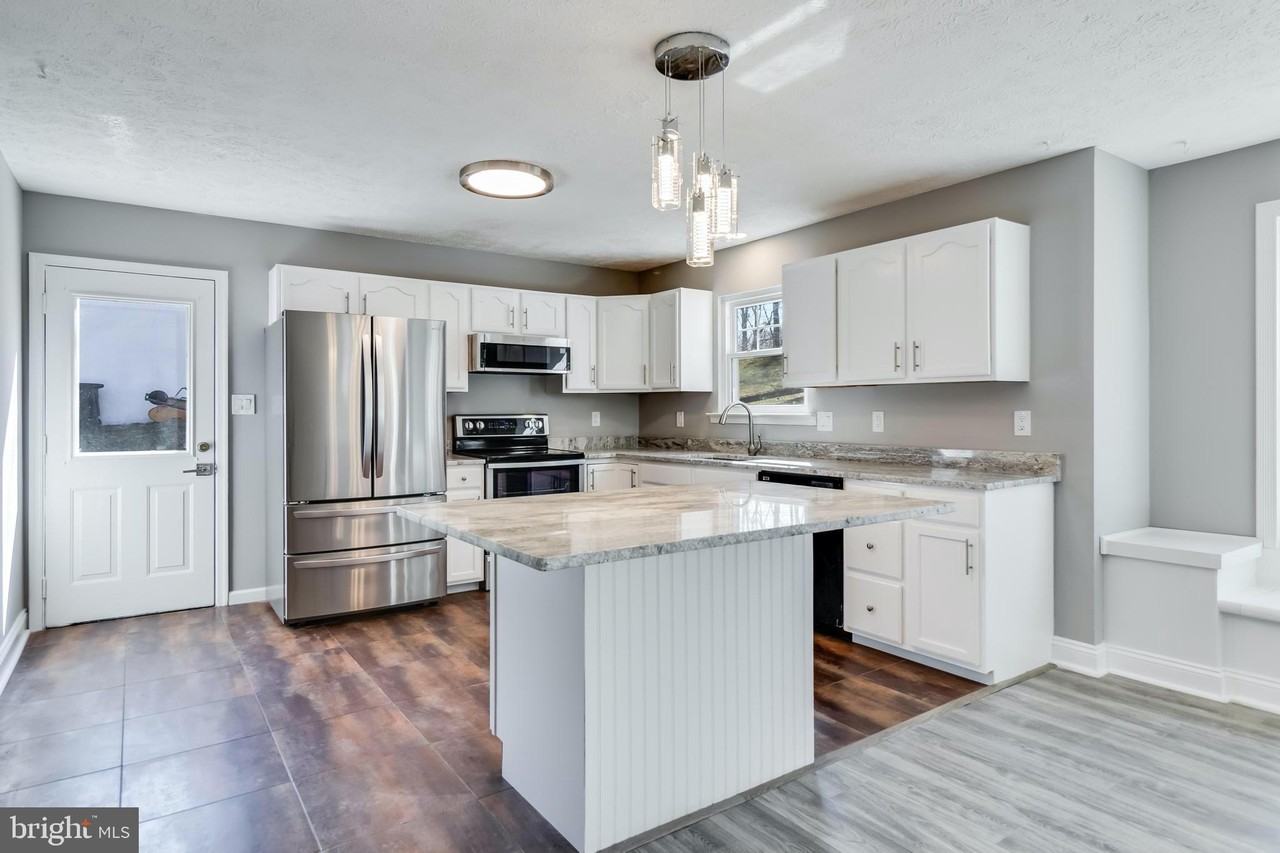 648 Santa Fe Trl - Photo 3 of 50