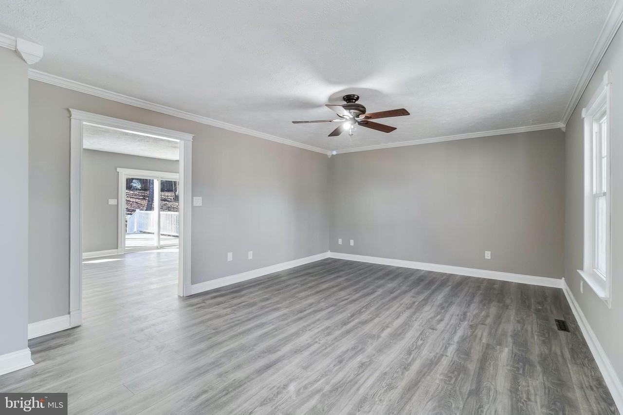 648 Santa Fe Trl - Photo 6 of 50