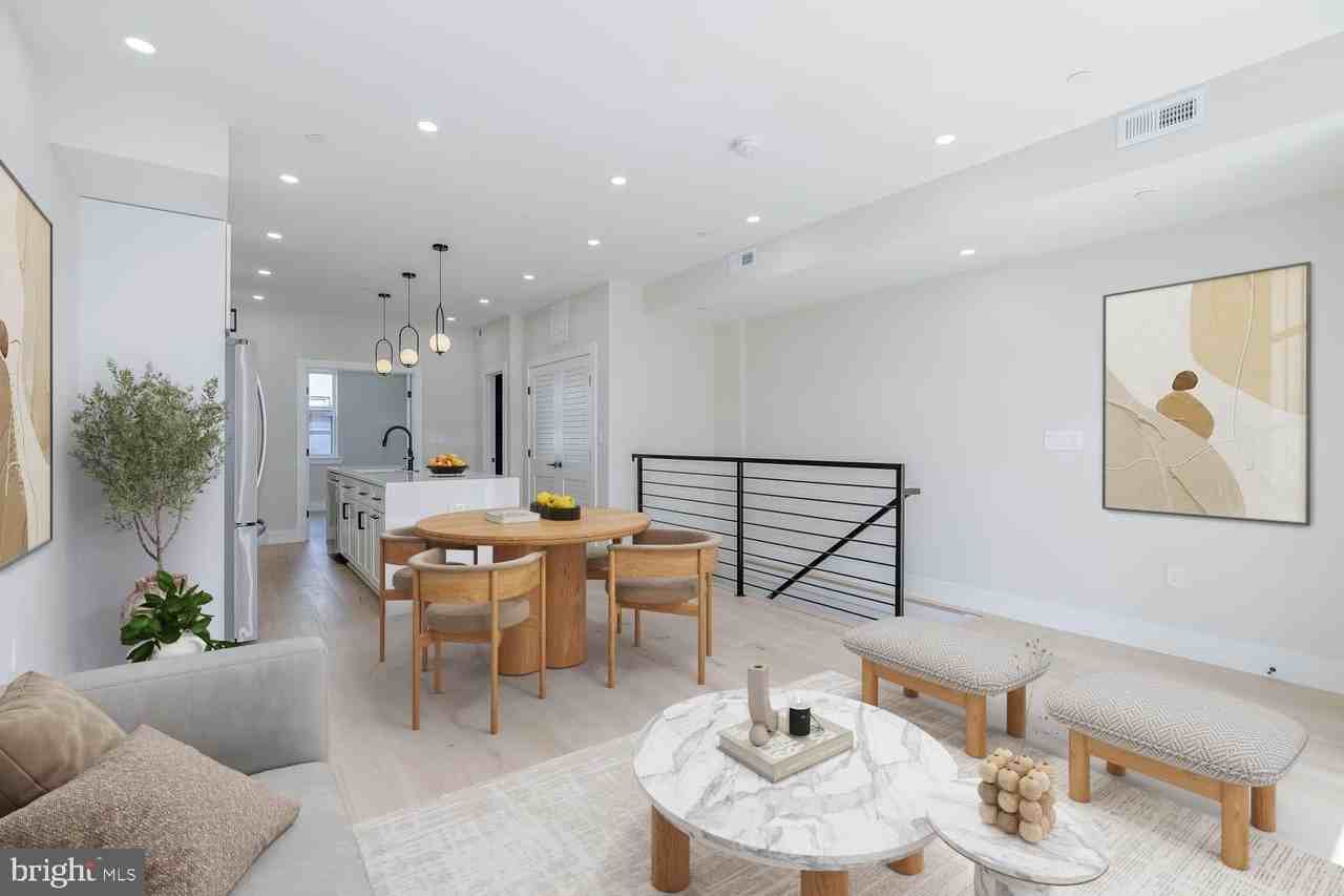 722 Kenyon St Nw Unit A #A - Photo 5 of 38