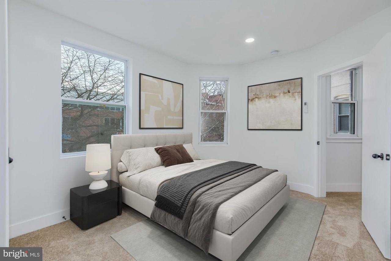 745 Kenyon St Nw - Photo 4 of 30