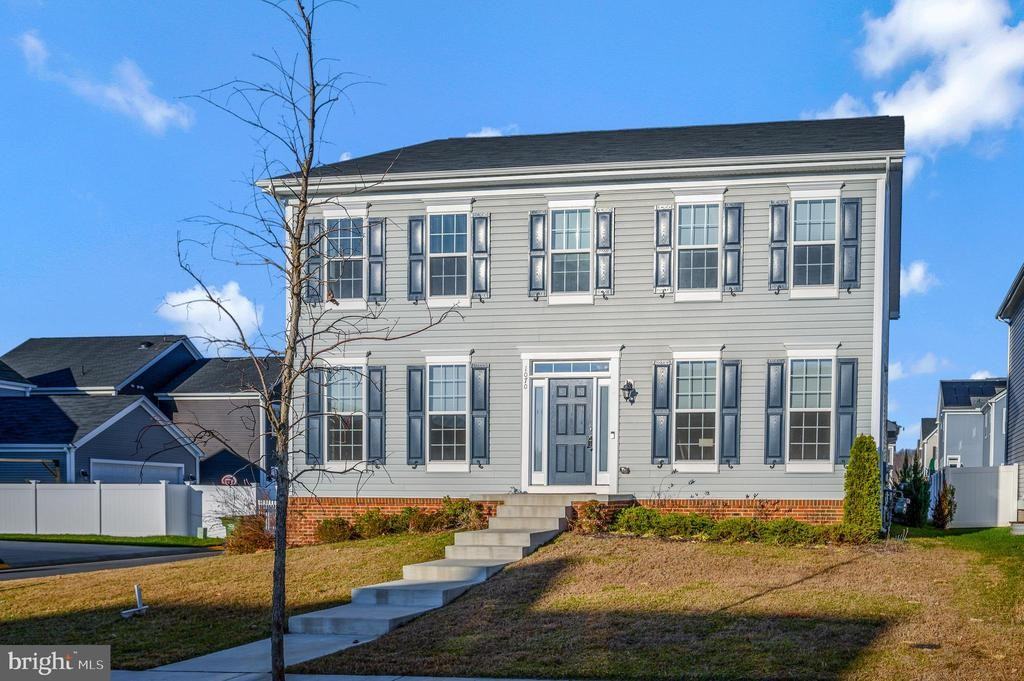 1070 Coriander Ln - Photo 2 of 45