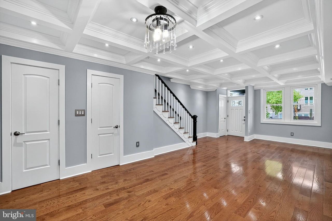 1959 H St Ne - Photo 7 of 45