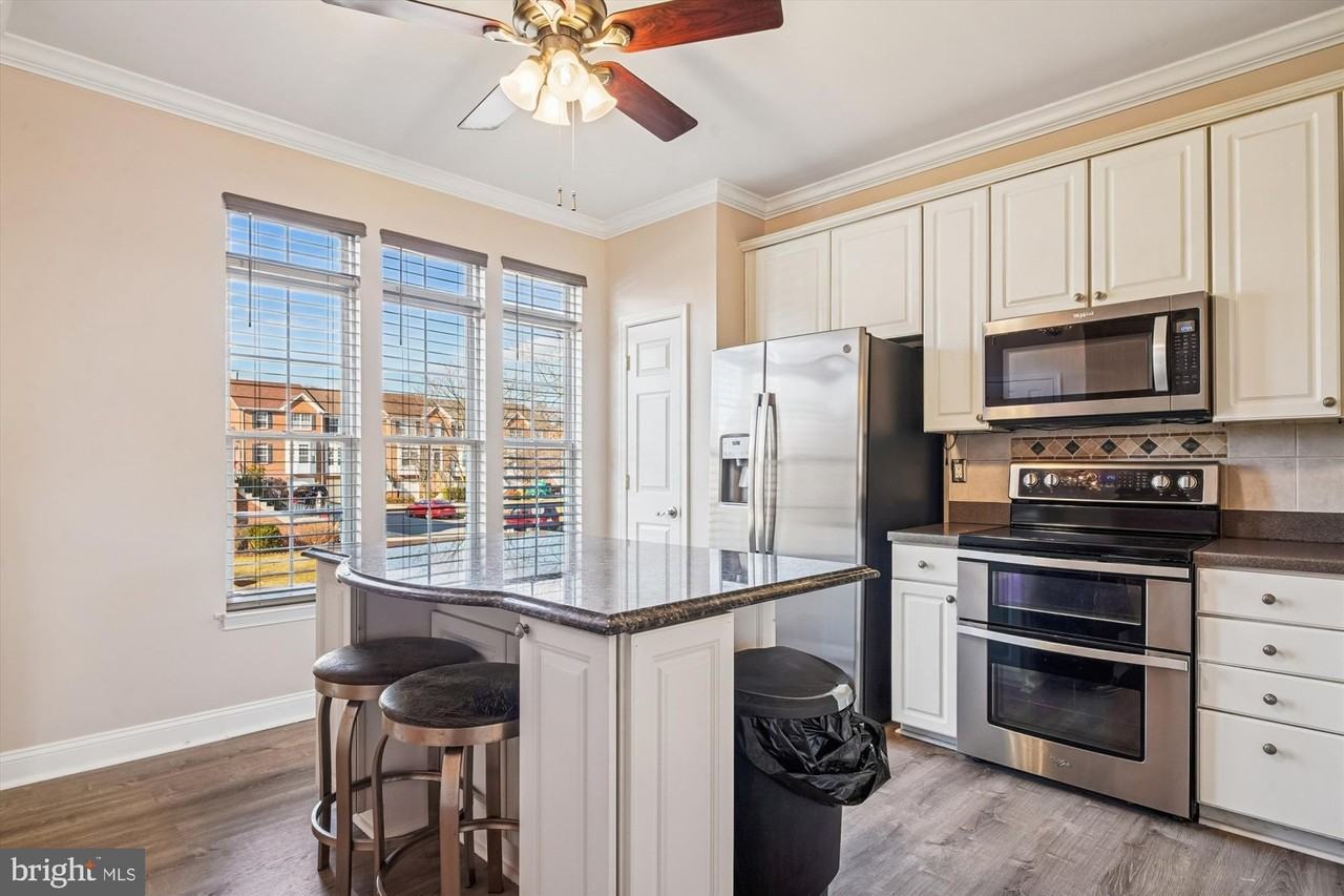 3834 Glebe Meadow Way - Photo 5 of 50