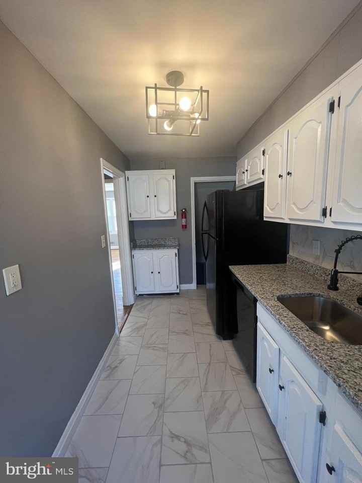 3632 Elmora Ave - Photo 6 of 16