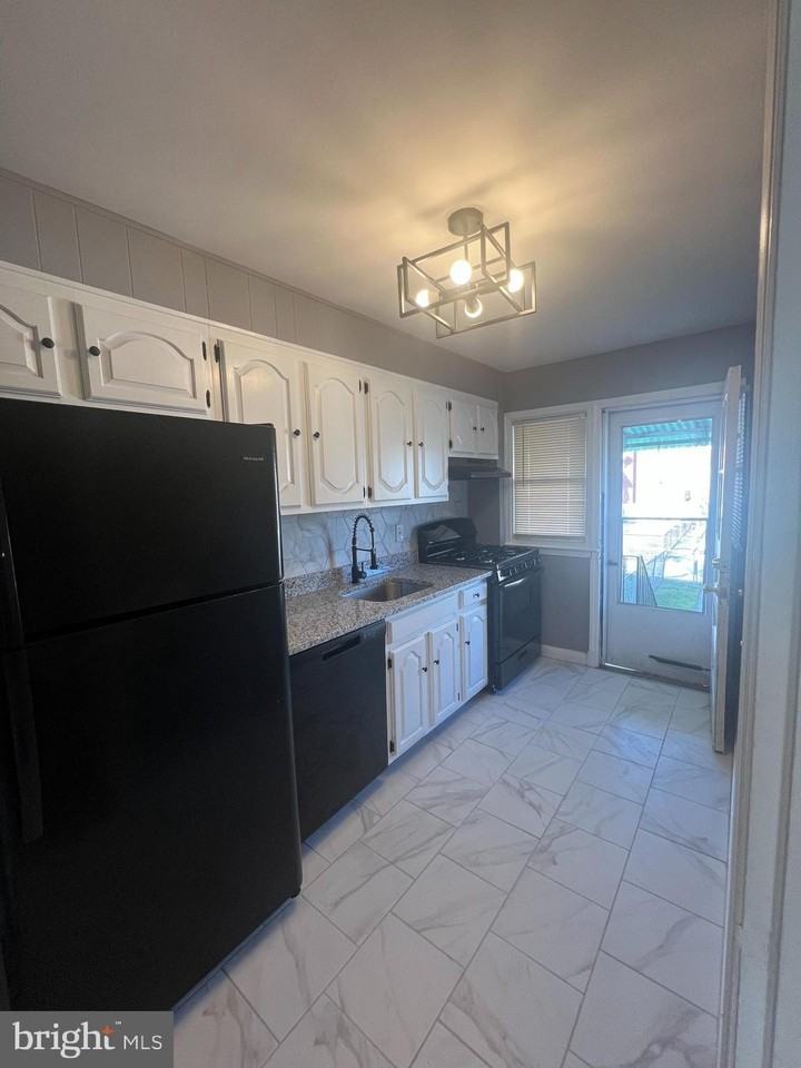 3632 Elmora Ave - Photo 7 of 16