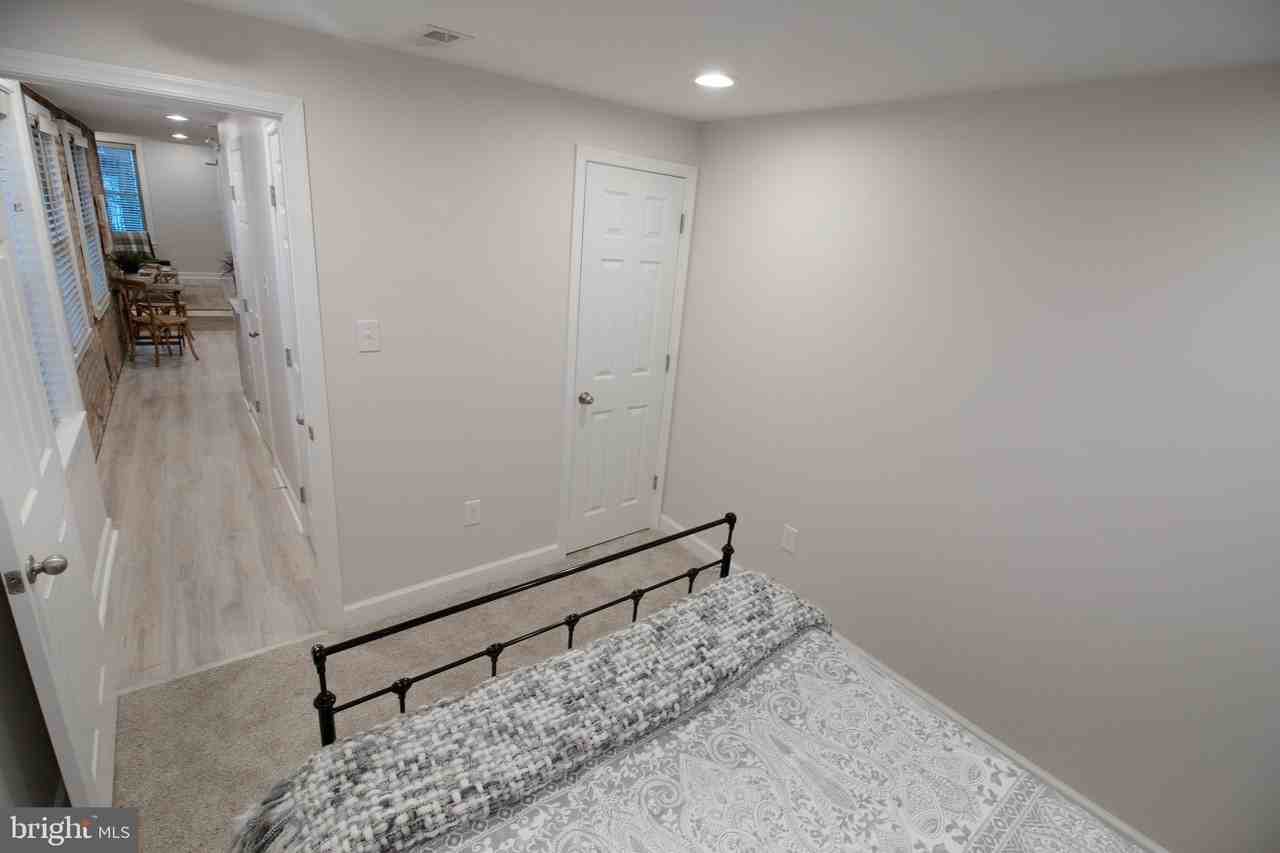 343 Scott St Apt 2 #2 - Photo 7 of 17