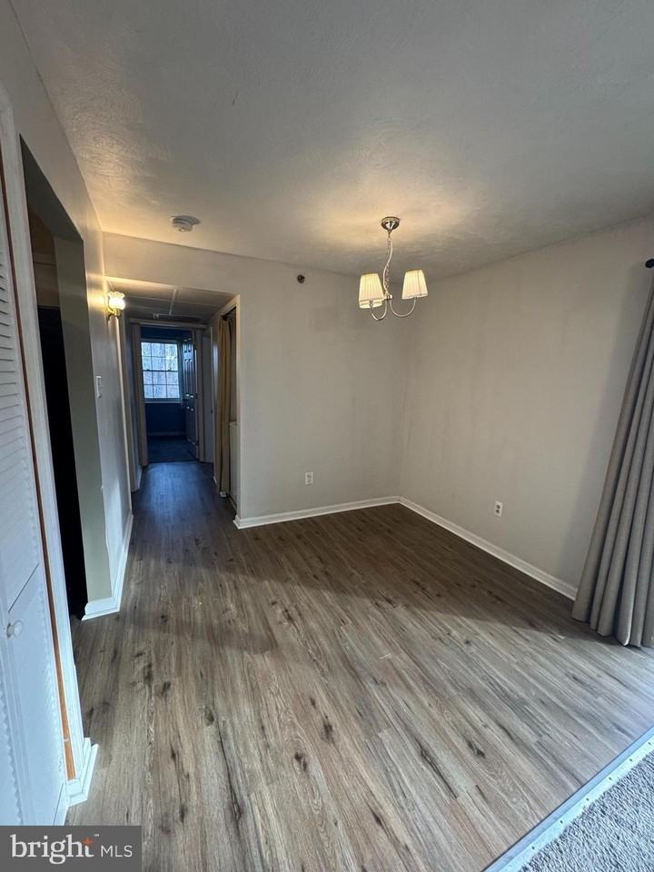 1302 Sugarwood Cir Unit 102 #102 - Photo 5 of 13