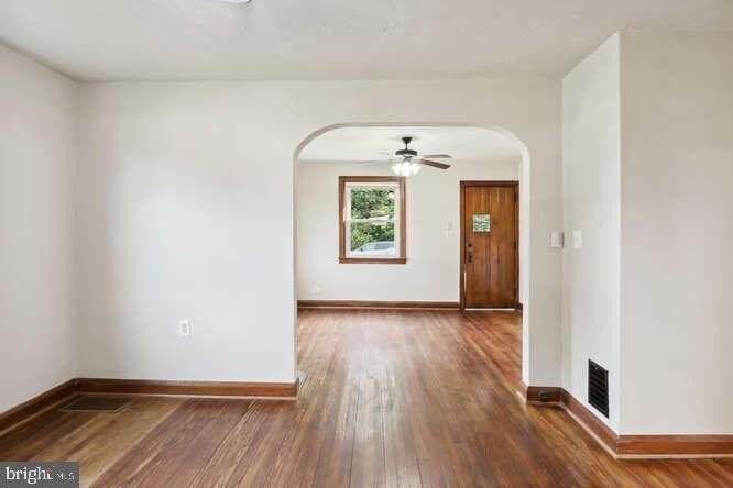 7611 Sparrows Point Blvd - Photo 5 of 46