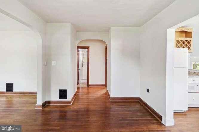 7611 Sparrows Point Blvd - Photo 6 of 46