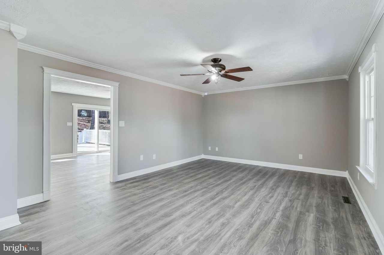 648 Santa Fe Trl - Photo 6 of 50