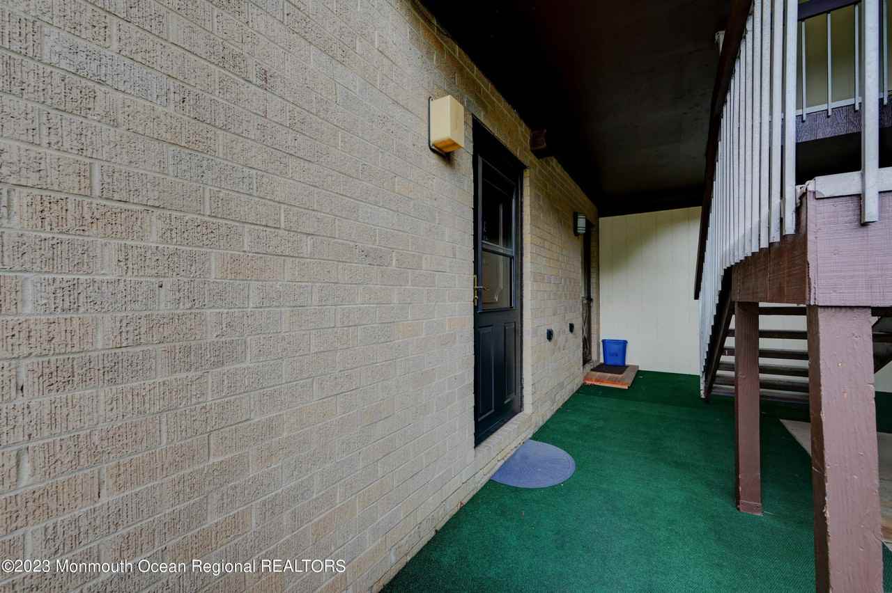 58 Amberly Dr - Photo 2 of 21