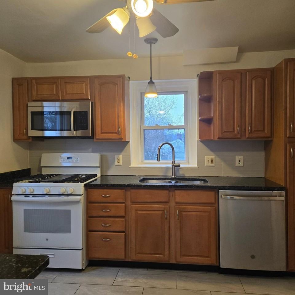 8 Mannakee St - Photo 6 of 23