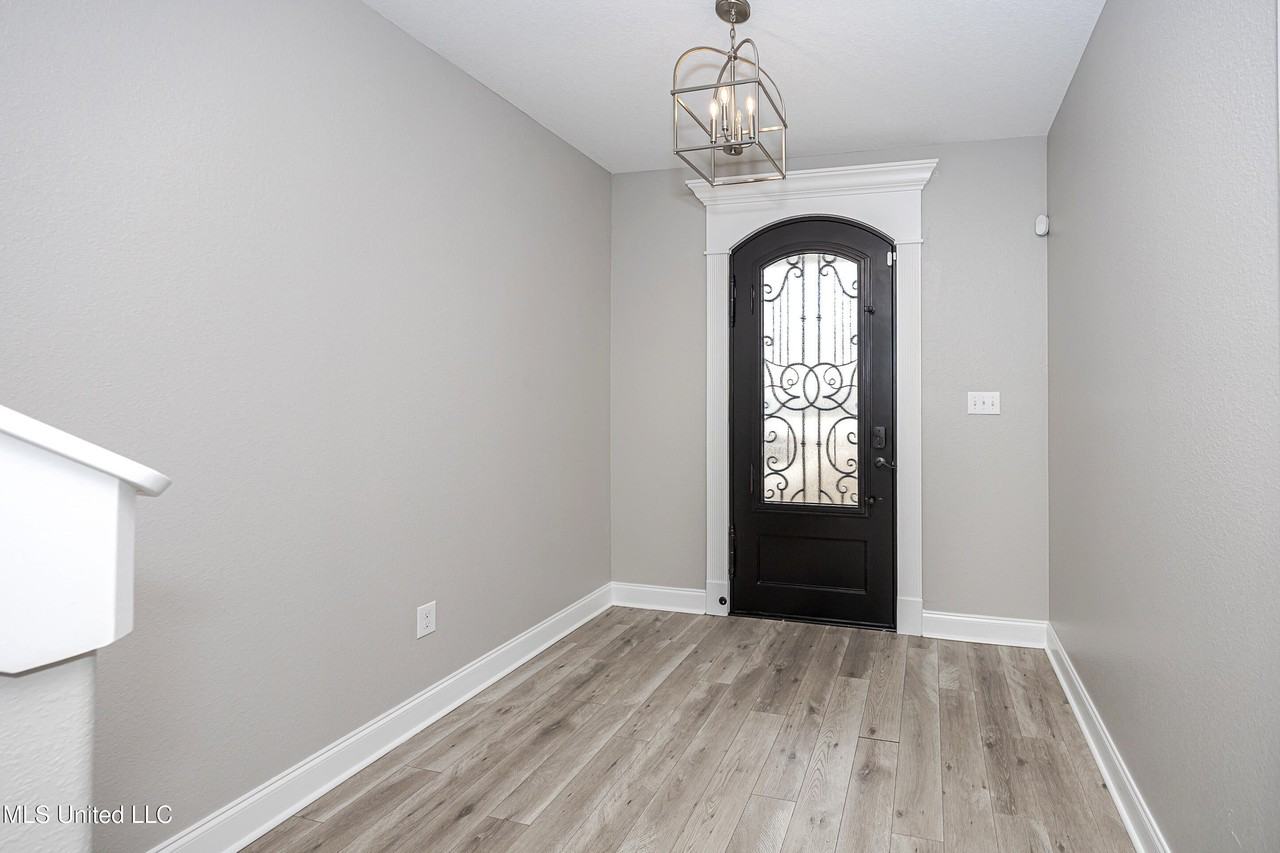 10463 W Landon Green Cir - Photo 3 of 50