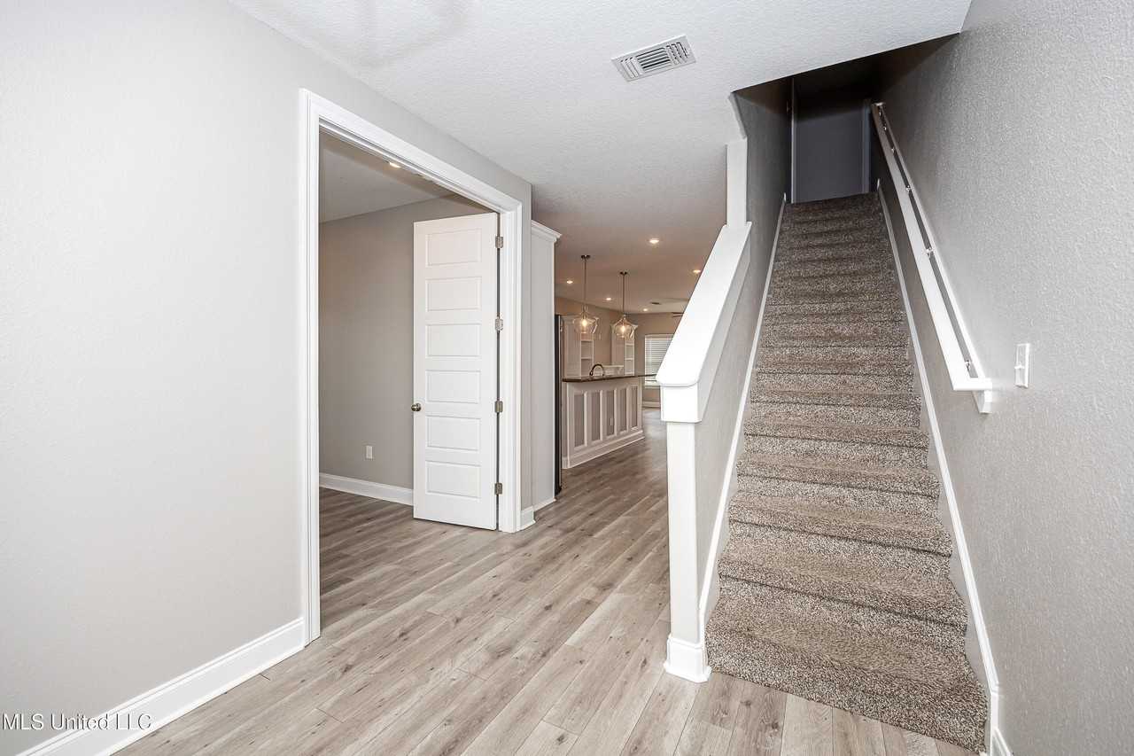 10463 W Landon Green Cir - Photo 4 of 50