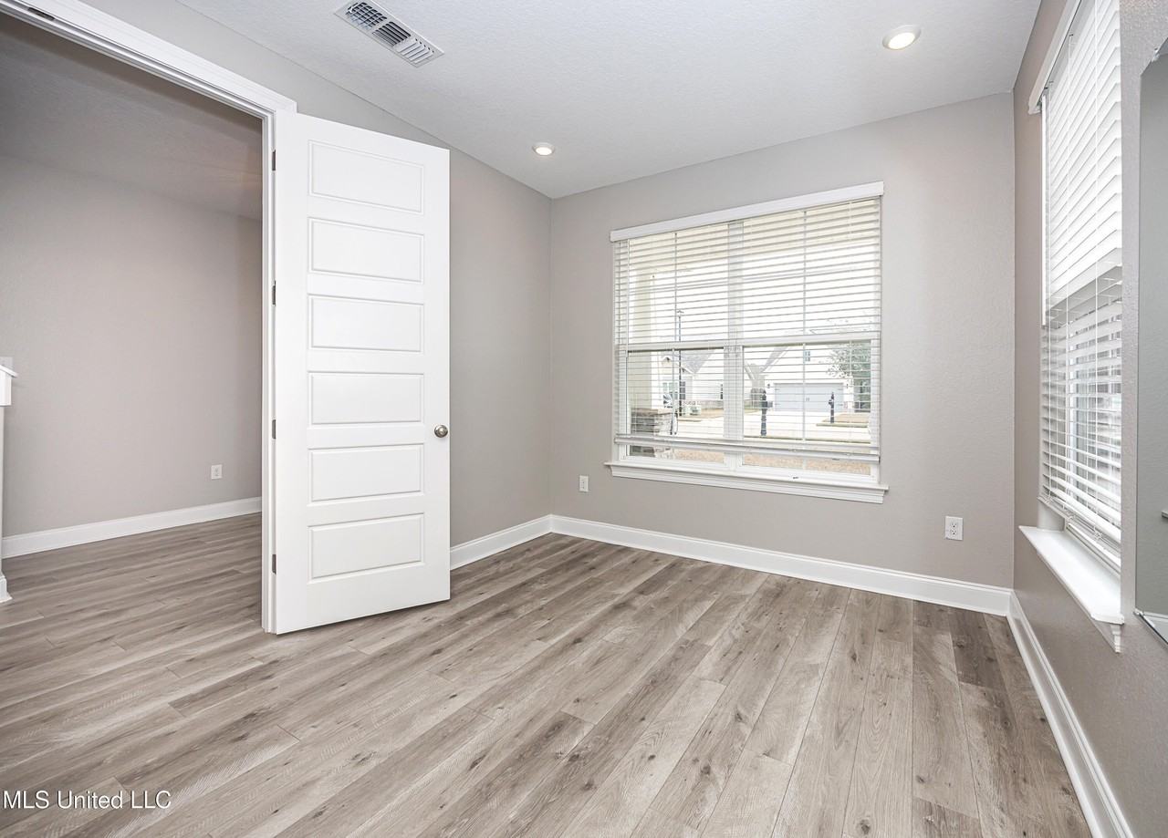 10463 W Landon Green Cir - Photo 5 of 50