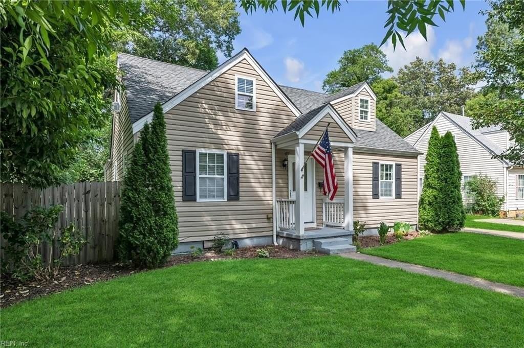 1336 Maplewood Ave - Photo 3 of 35