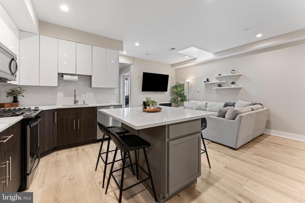 818 Kennedy St Nw ##9 - Photo 6 of 24