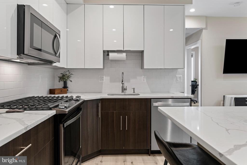 818 Kennedy St Nw ##9 - Photo 7 of 24