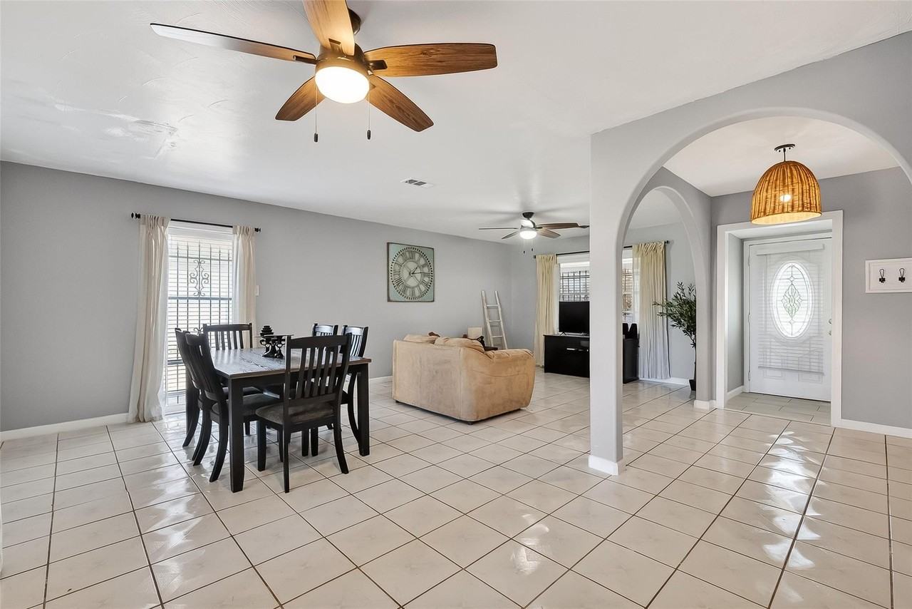 16415 1st St - Photo 7 of 28