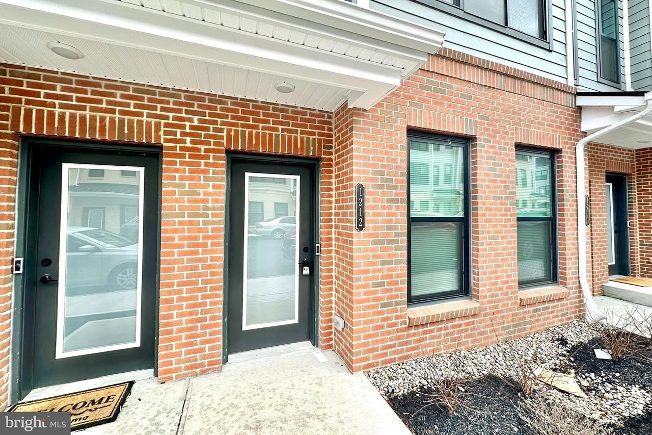 1212 Parker Blvd Unit 1212 #1212 - Photo 3 of 25