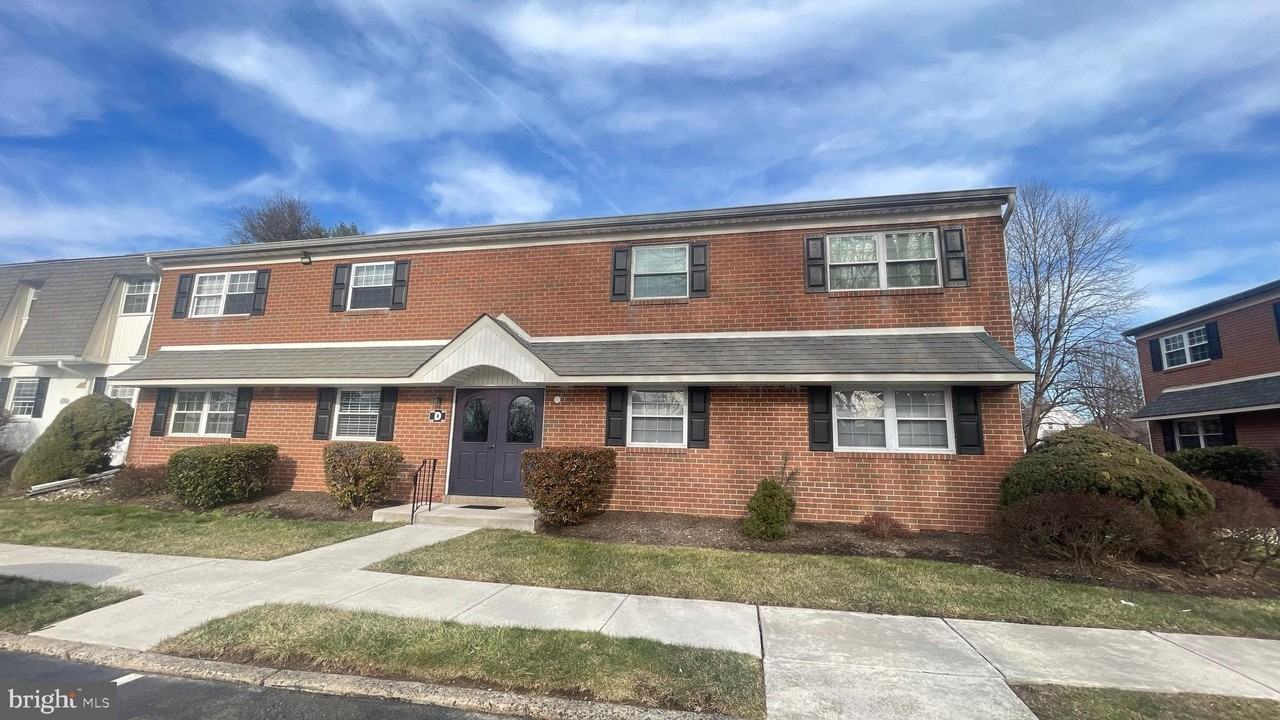 598 Belmont Ave Apt D101 #D101 - Photo 2 of 11