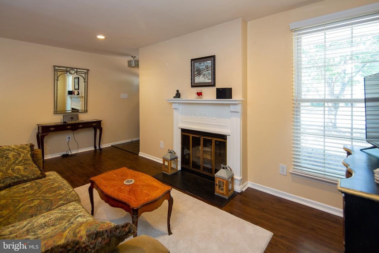 12 Meadow Ln Unit 1b #1B - Photo 4 of 14