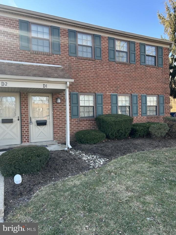 1155 York Rd Apt D1 #D1 - Photo 2 of 15