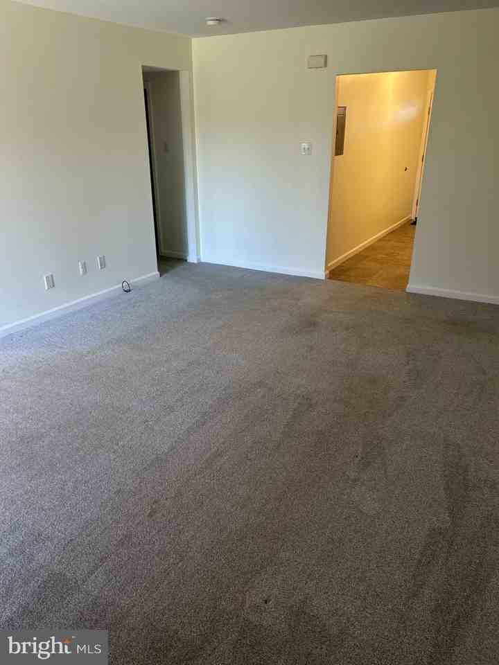 1155 York Rd Apt D1 #D1 - Photo 5 of 15