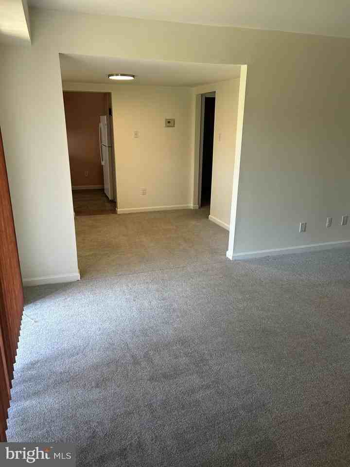 1155 York Rd Apt D1 #D1 - Photo 7 of 15