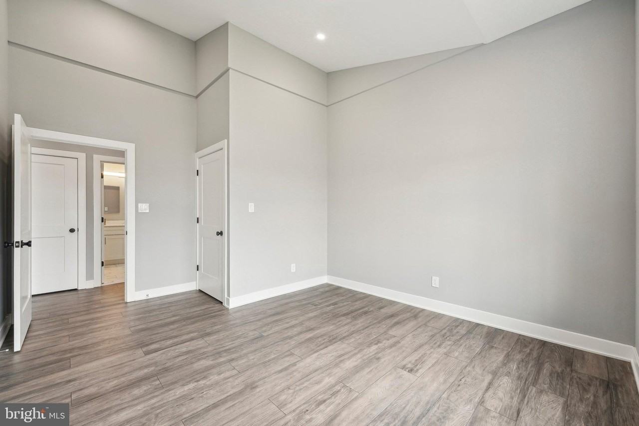 2421 Bristol Rd Unit 204 #204 - Photo 5 of 16