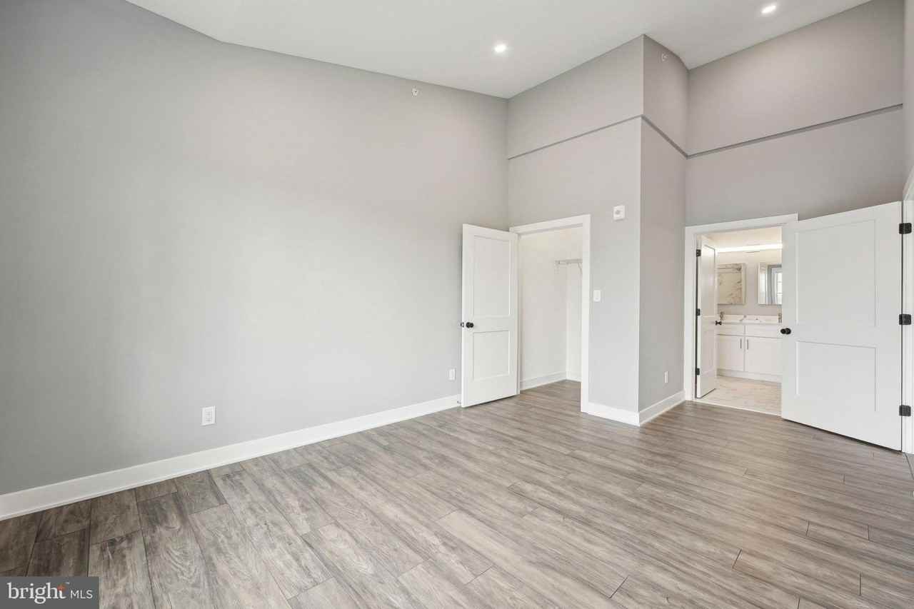 2421 Bristol Rd Unit 204 #204 - Photo 7 of 16