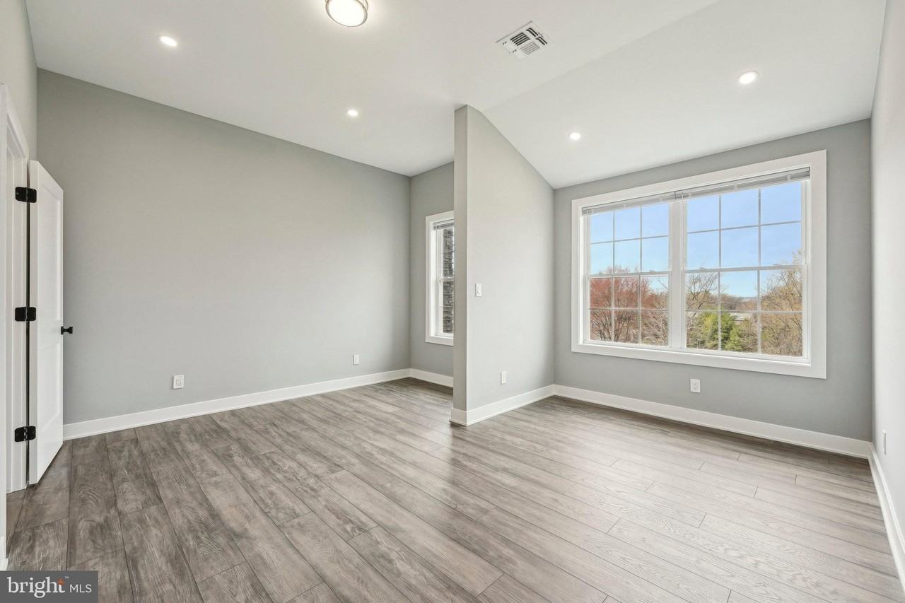 2421 Bristol Rd Unit 304 #304 - Photo 6 of 16