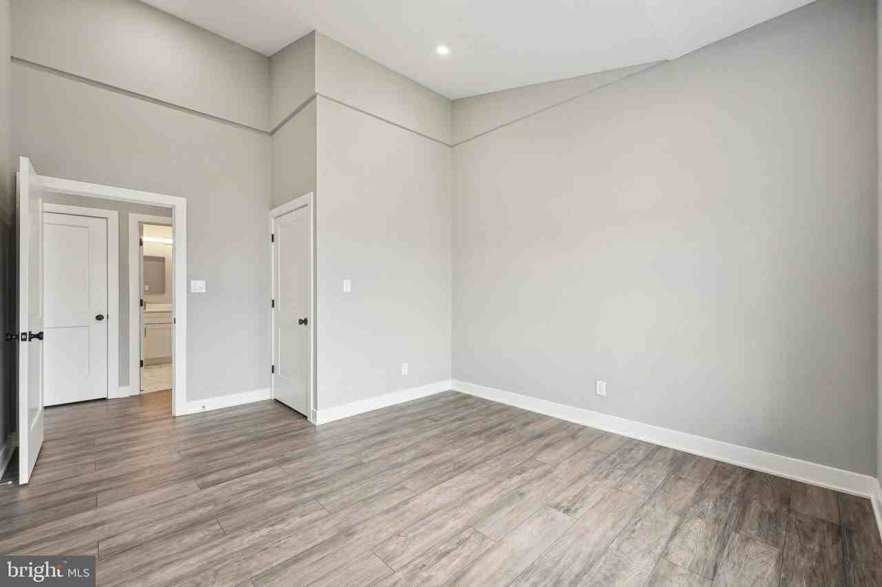 2421 Bristol Rd Unit 305 #305 - Photo 5 of 16