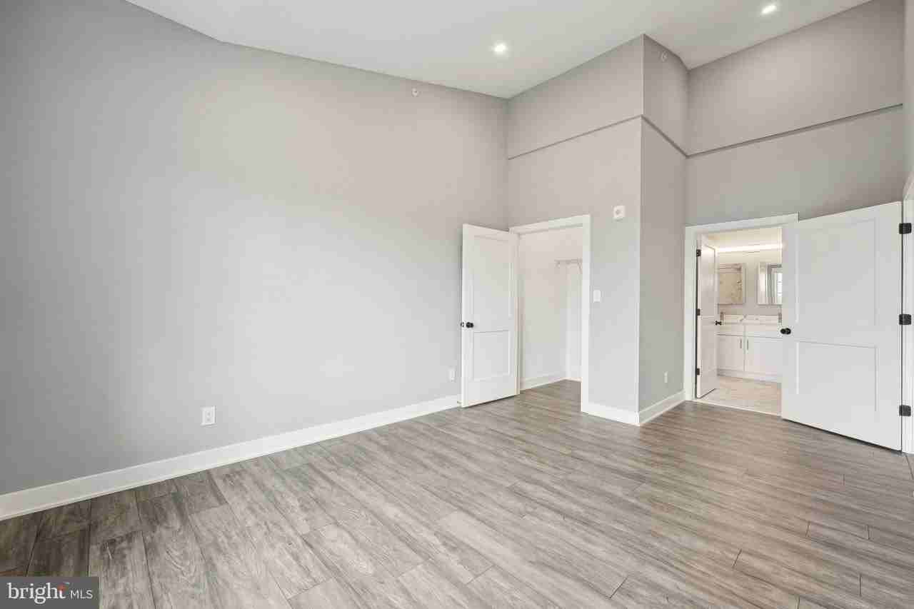 2421 Bristol Rd Unit 305 #305 - Photo 7 of 16