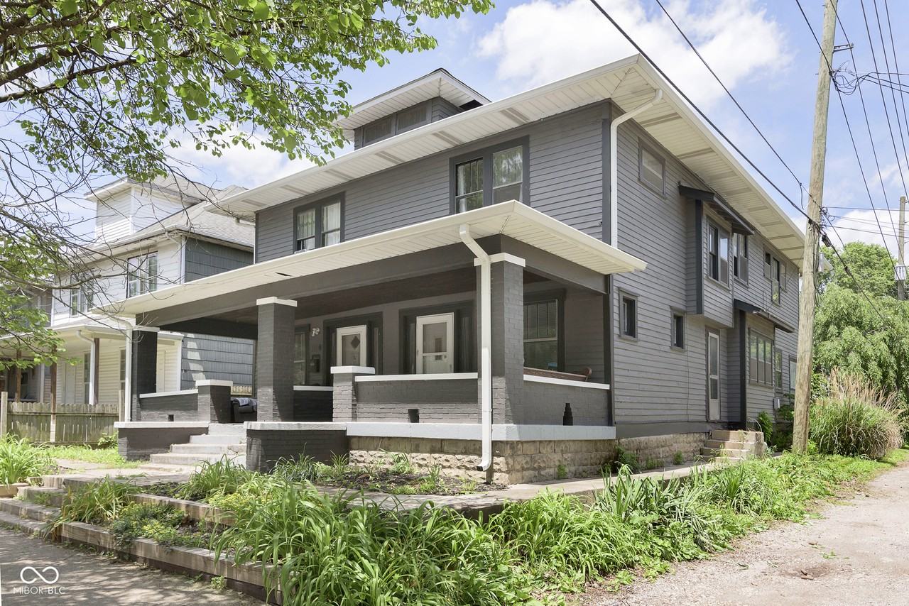 1432 Sturm Ave - Photo 2 of 28