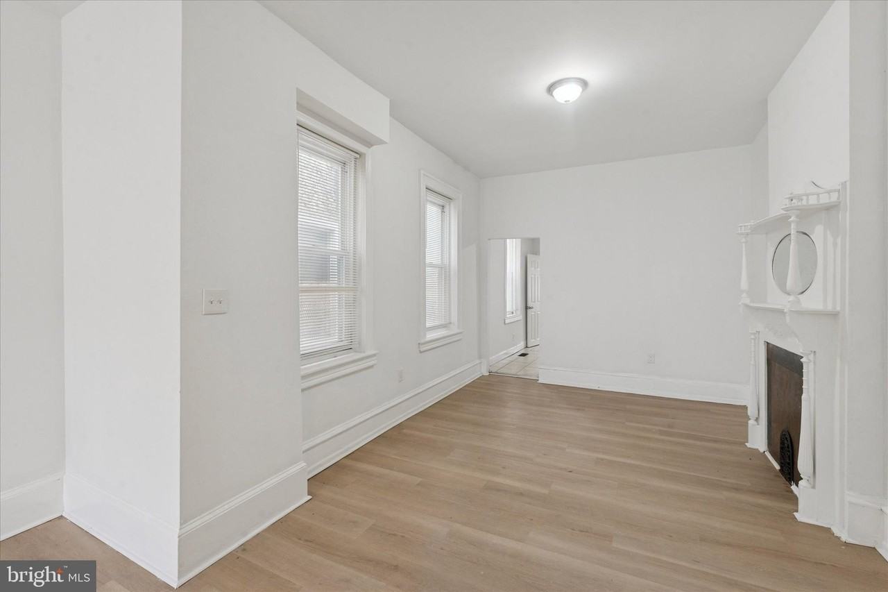 2054 W Glenwood Ave - Photo 5 of 21