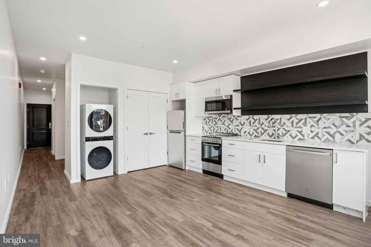 1201 VINE Street unit: Studio - Photo 2 of 29