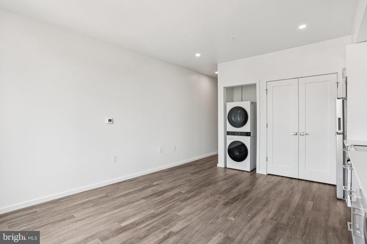 1201 VINE Street unit: Studio - Photo 7 of 29