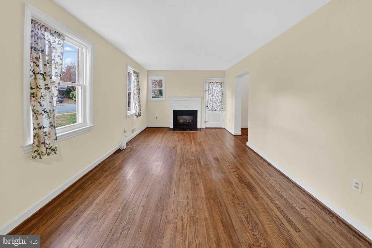 6031 9th St N - Photo 2 of 17