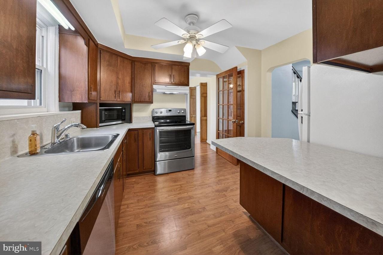 6031 9th St N - Photo 4 of 17