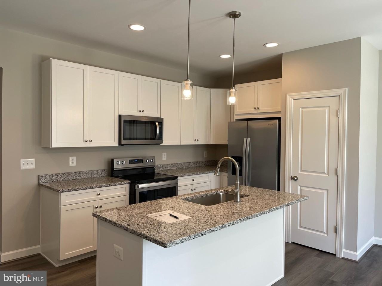 114 Coralyrose Ct - Photo 3 of 11