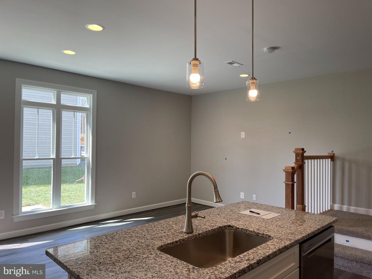 114 Coralyrose Ct - Photo 5 of 11