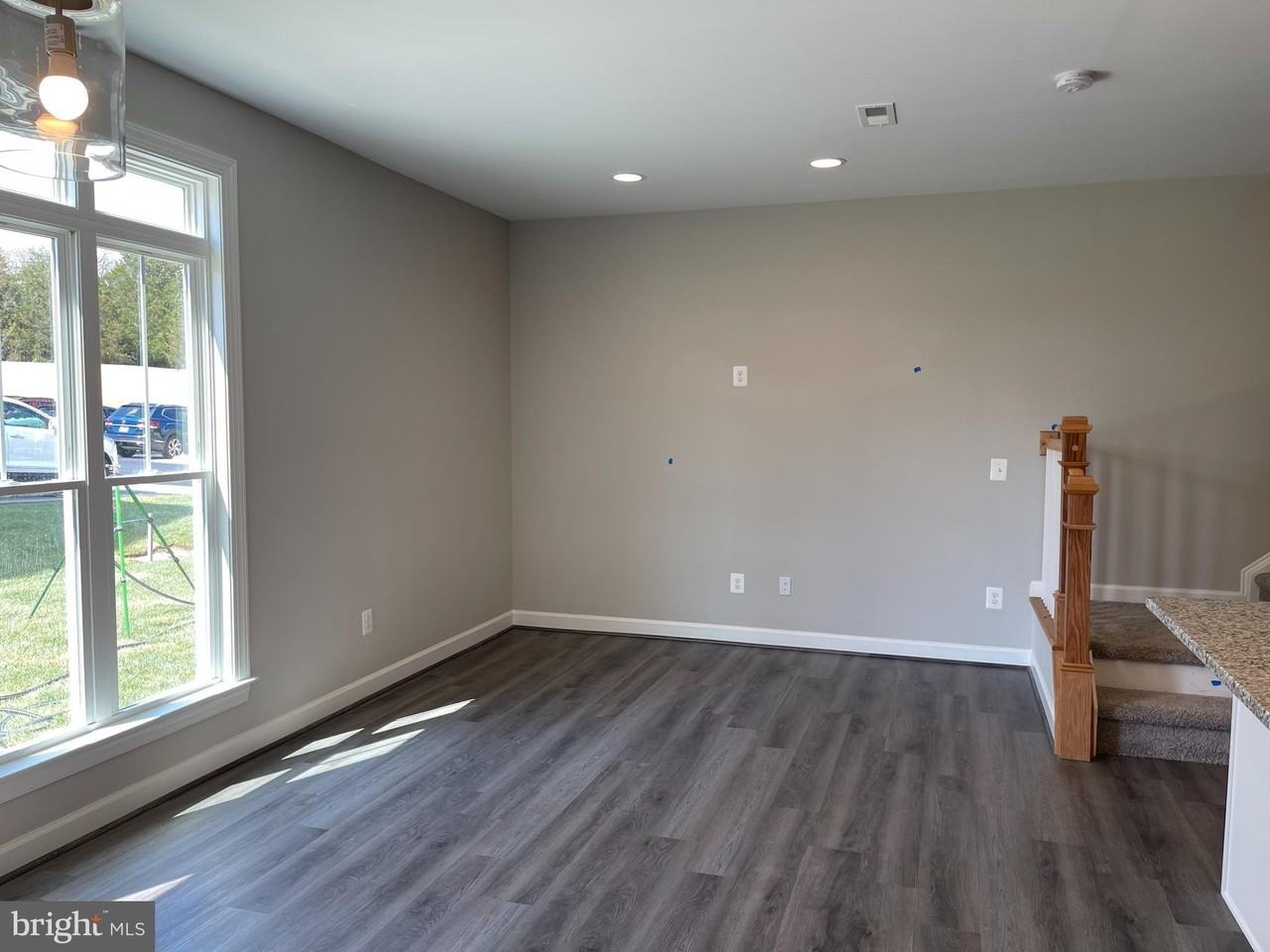 114 Coralyrose Ct - Photo 6 of 11