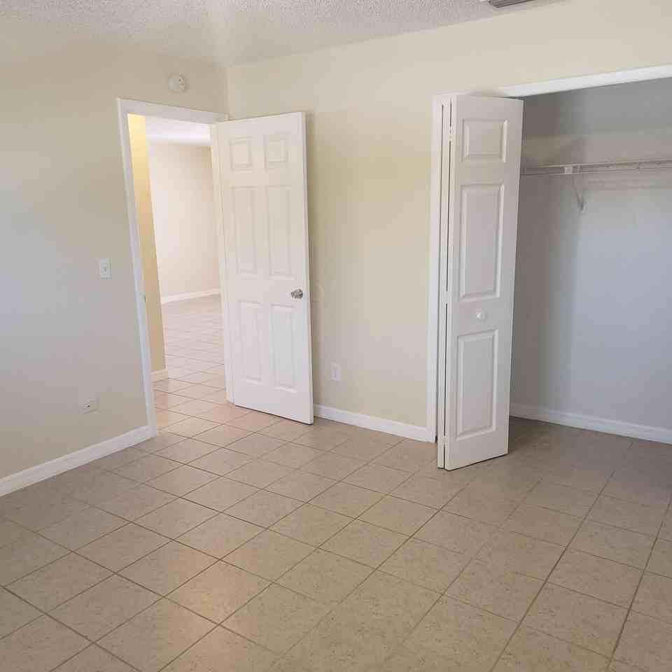 4030 78th Avenue North ##11 - Photo 2 of 8