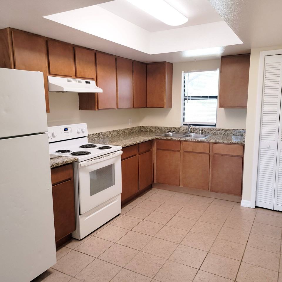 4030 78th Avenue North ##11 - Photo 4 of 8