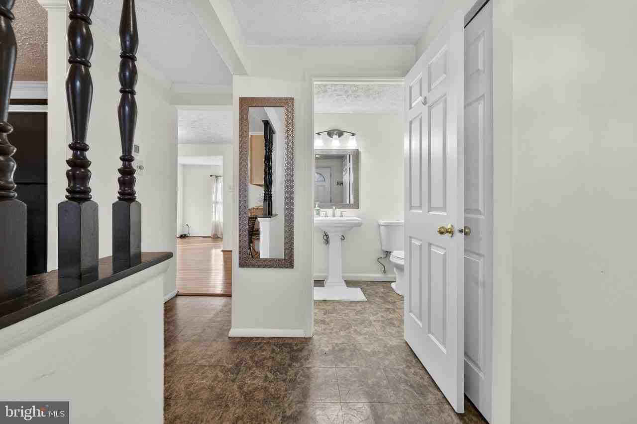 8123 Steeple Chase Ct - Photo 2 of 23