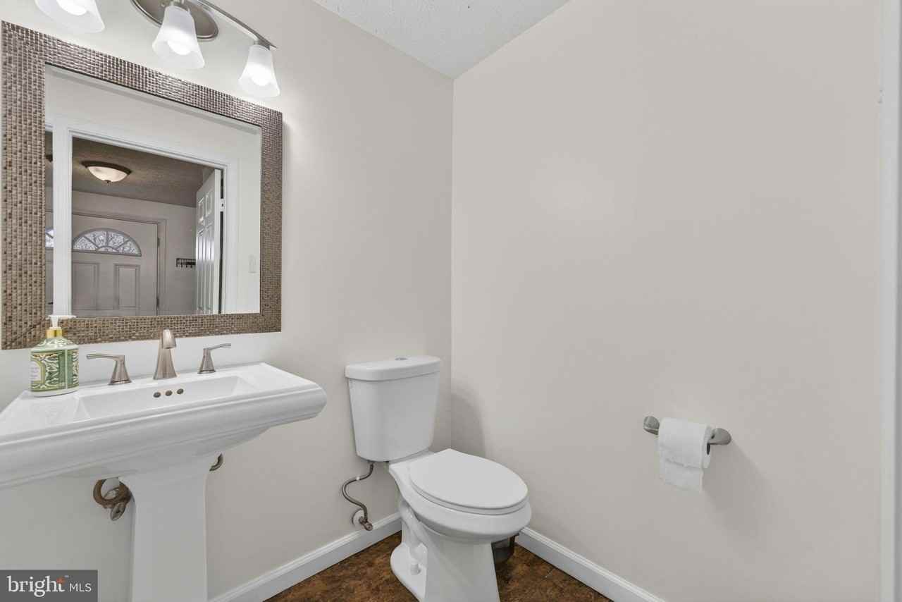 8123 Steeple Chase Ct - Photo 3 of 23