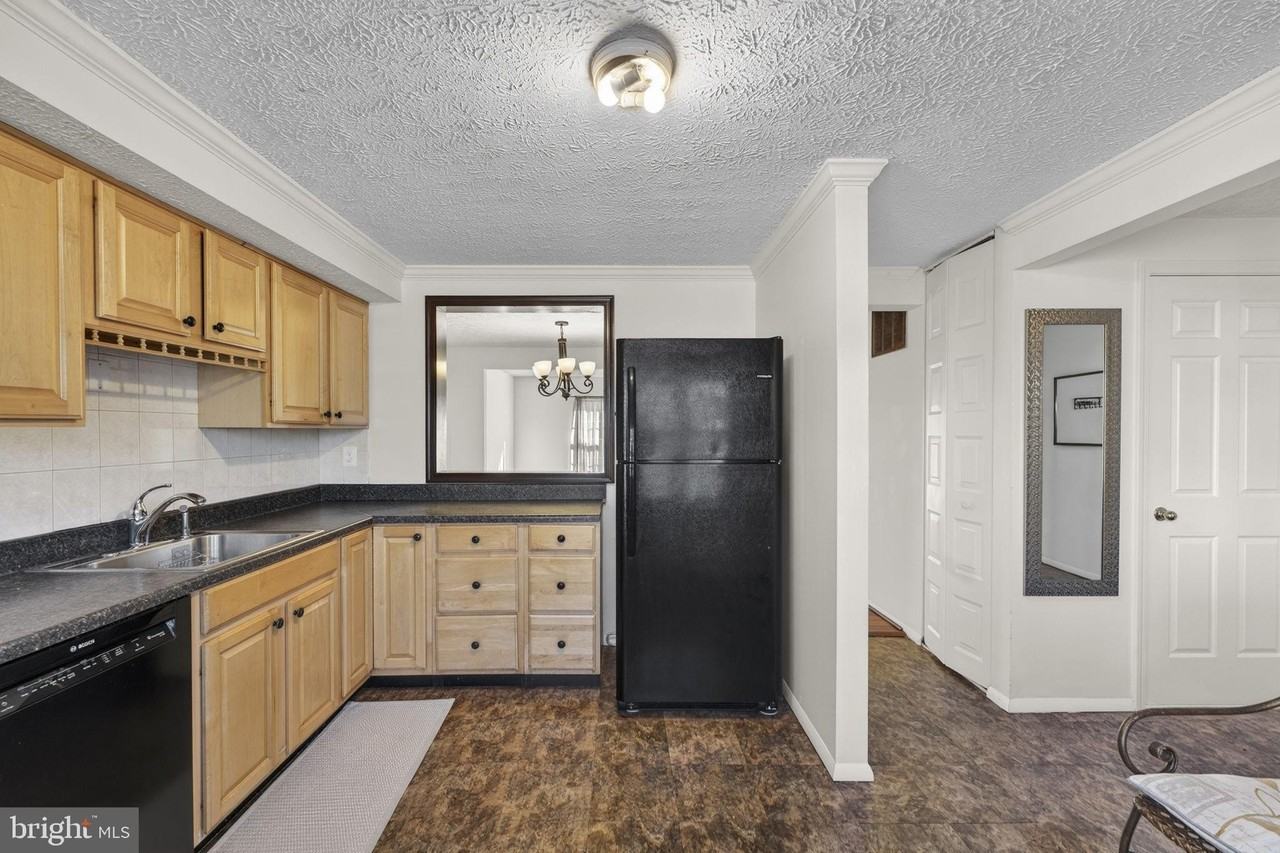 8123 Steeple Chase Ct - Photo 5 of 23