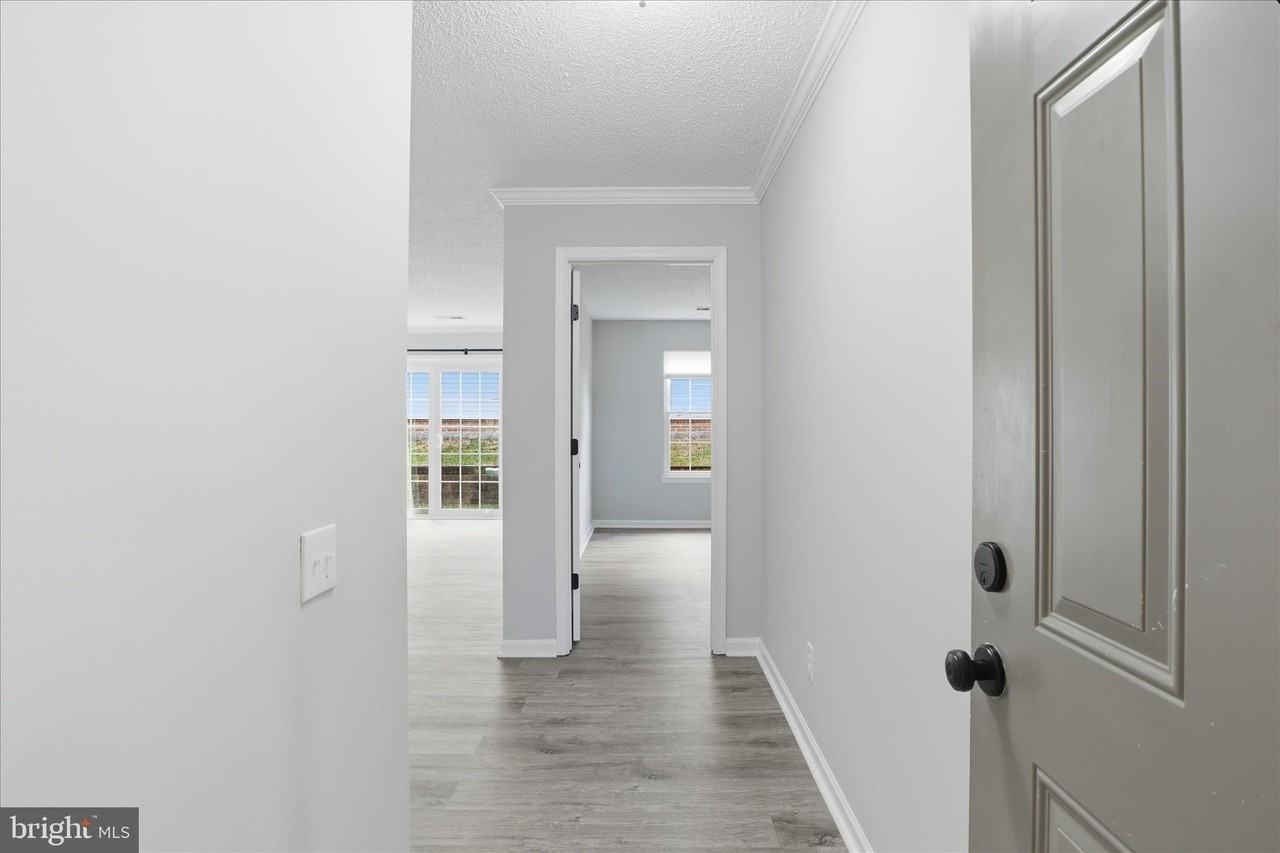 12002 Golf Ridge Ct - Photo 5 of 43