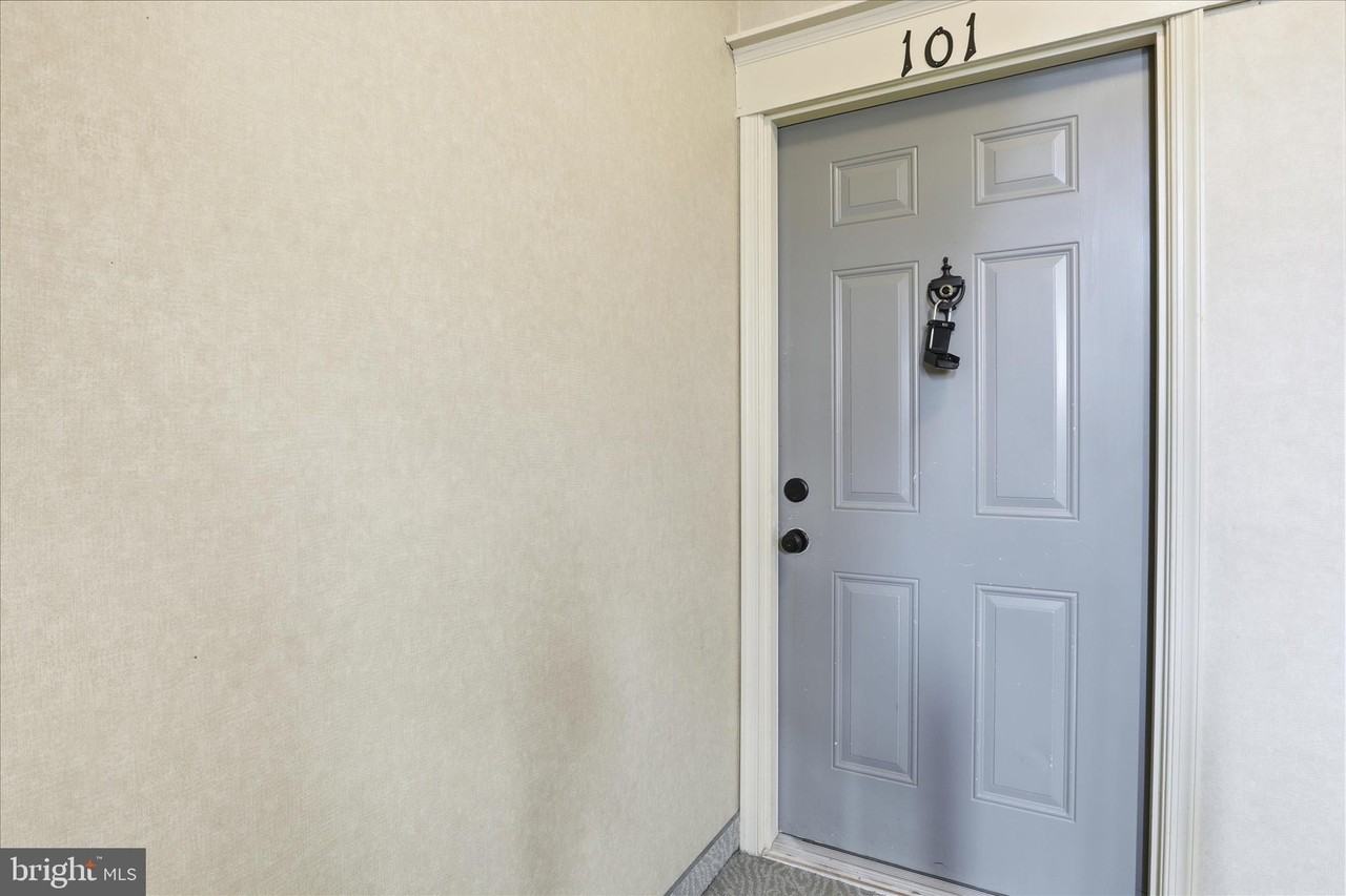 12002 Golf Ridge Ct - Photo 7 of 43